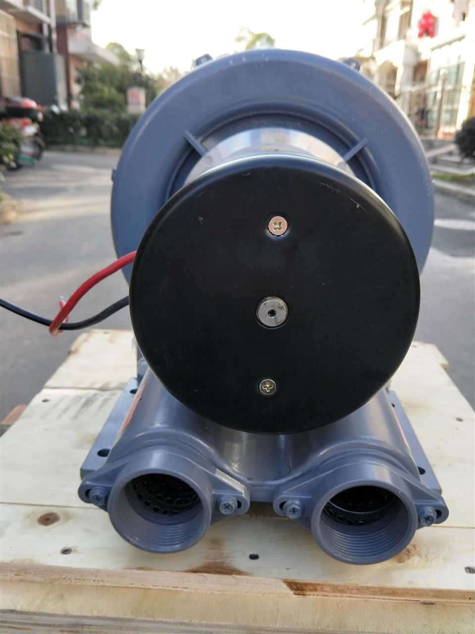 s:(含油轴承)24v鼓风机在(℃):-10℃～60℃度环境温度下使用